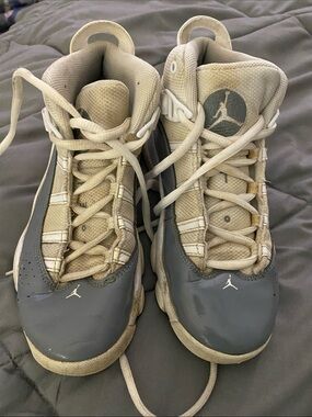 Jordan Men's Sneakers in Gray and Cream